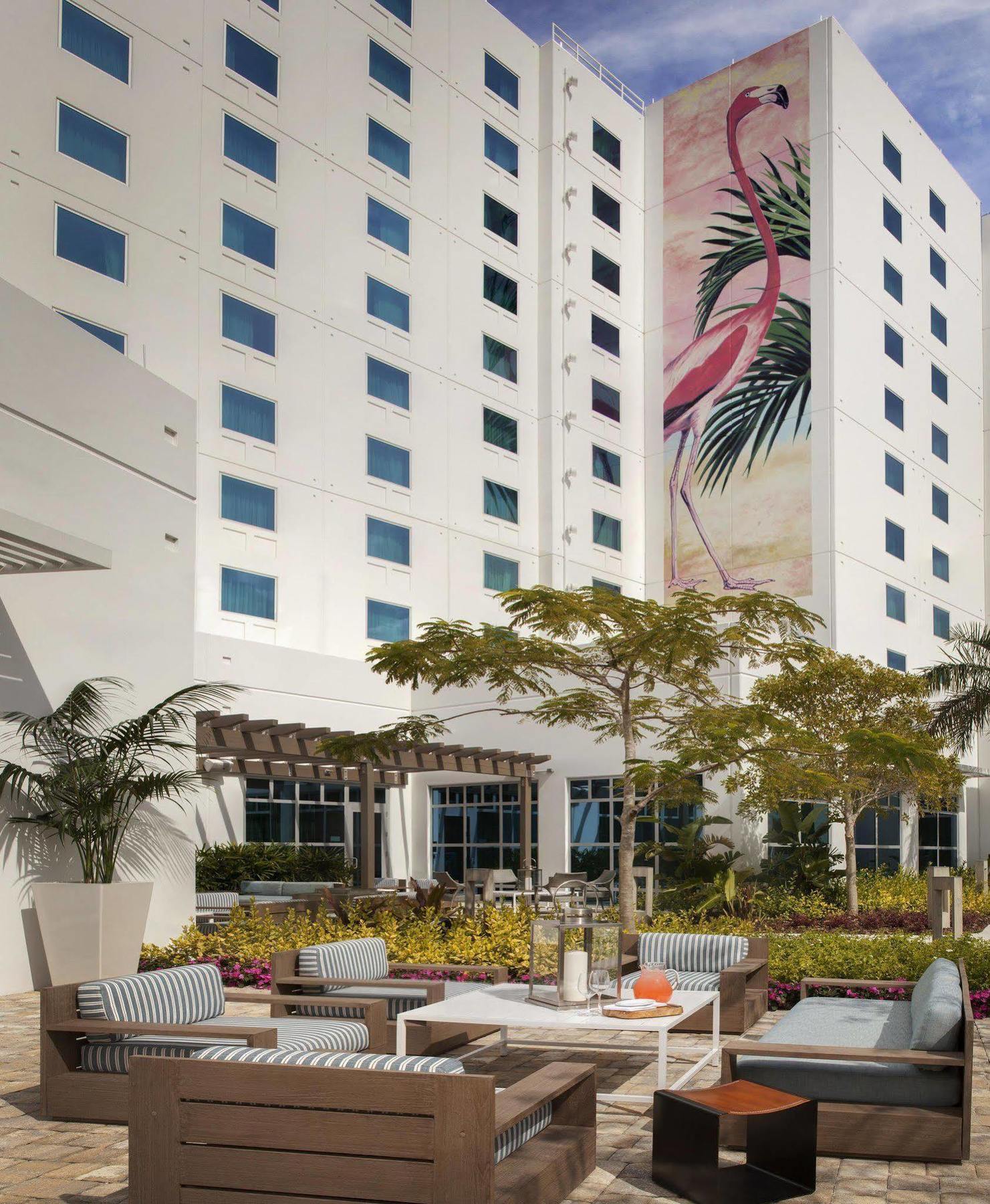 Hotel Hilton Garden Miami Dolphin Mall 3*